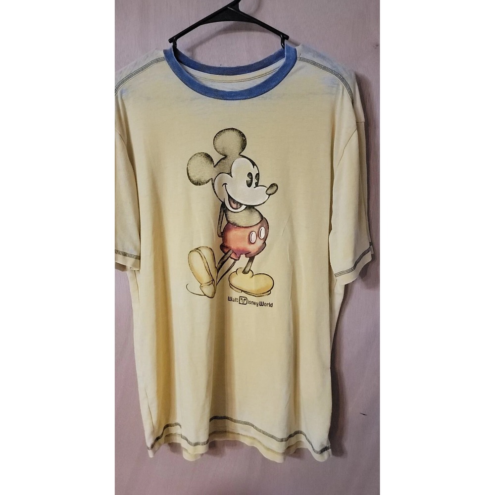 Men's Mickey Mouse T-shirt - Size Medium
